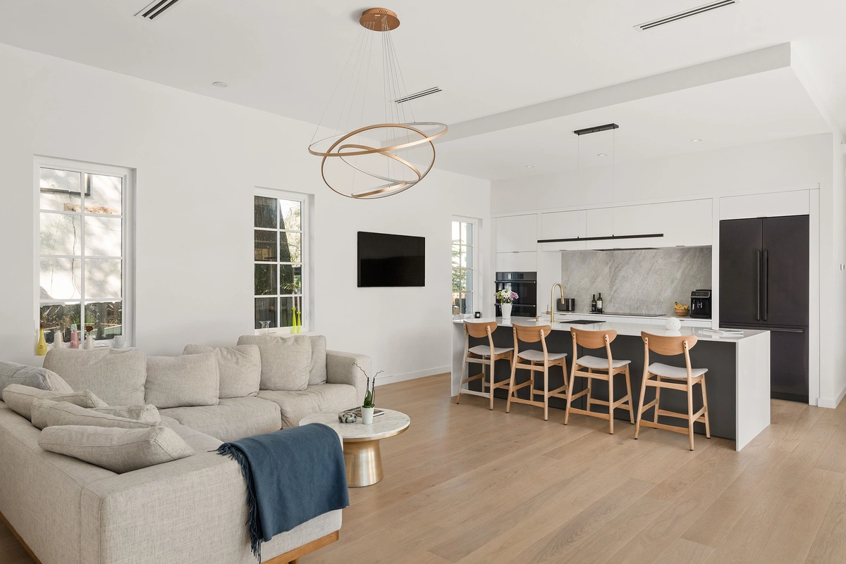 08-diningroom_41_MTBH_325_22nd_Ave_NE__9_