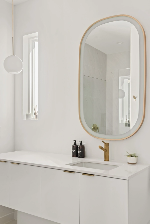 18-bathroom_35_MTBH_325_22nd_Ave_NE__23_