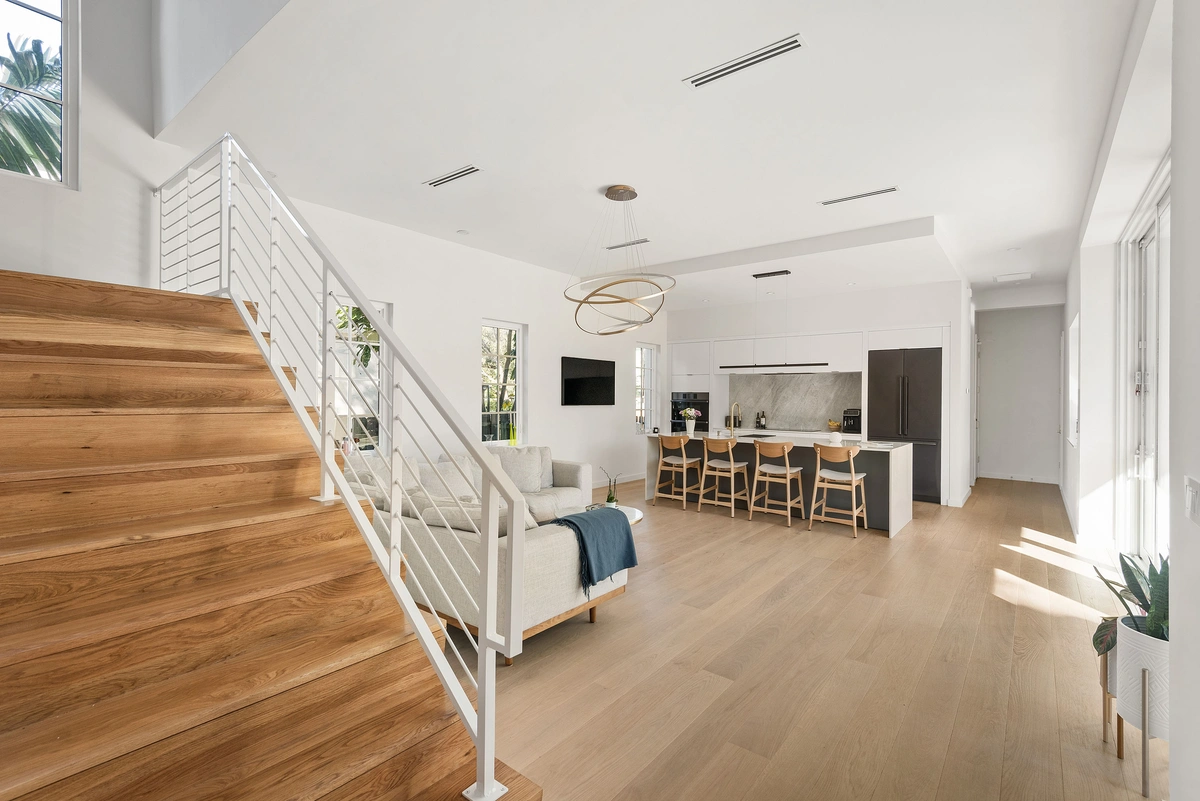 20-staircase_41_MTBH_325_22nd_Ave_NE__8_