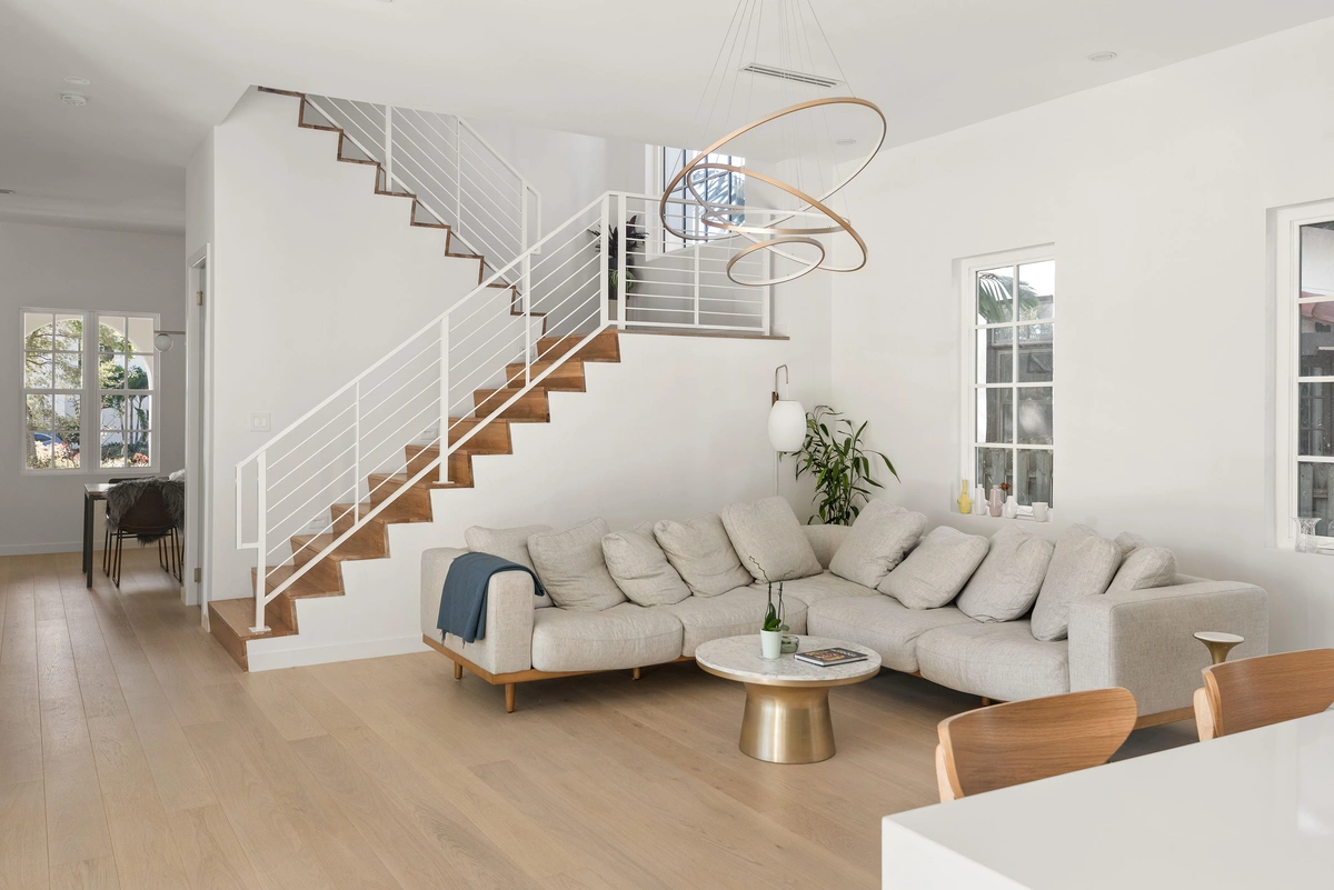 21-staircase_39_MTBH_325_22nd_Ave_NE__15_