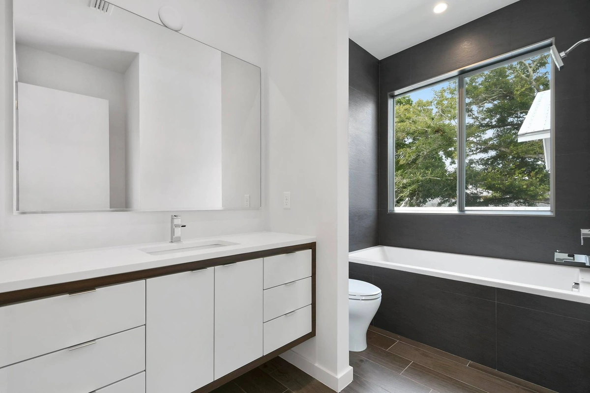 08-primarybathroom_44_35486009_2106911719584331_1417409030963331072_o