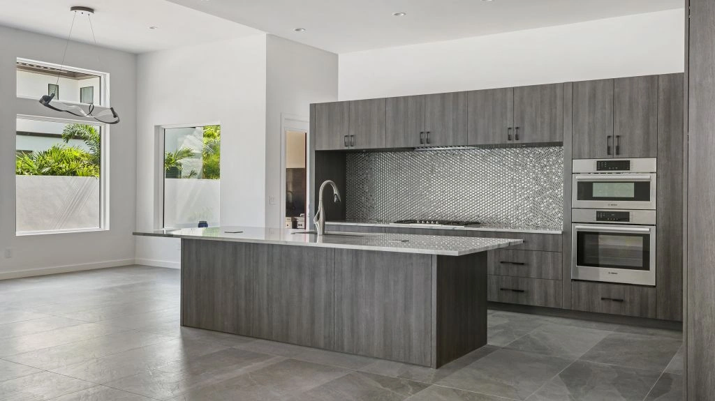 04-kitchen_44_MTBH-4305-W-San-Pedro-St-10-web-1024x575