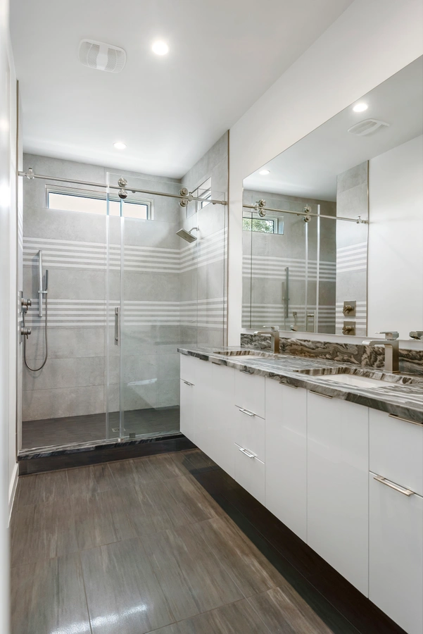 14-bathroom_41_MTBH_-_4305_W_San_Pedro_St_-__21_