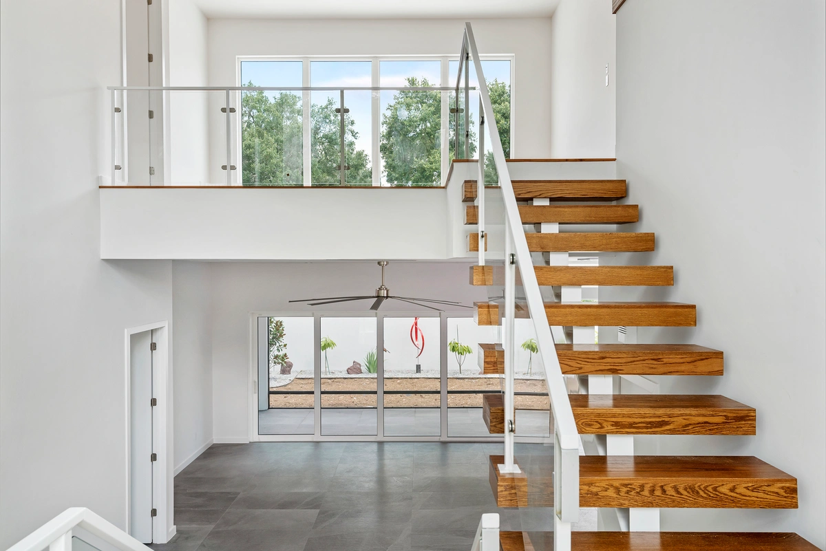 29-staircase_40_MTBH_-_4305_W_San_Pedro_St_-__17_