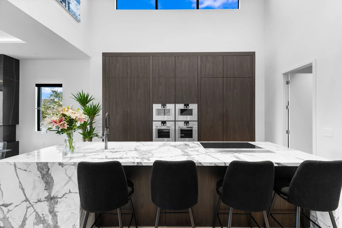 17-diningroom_47_45-web-or-mls-IMG_4245
