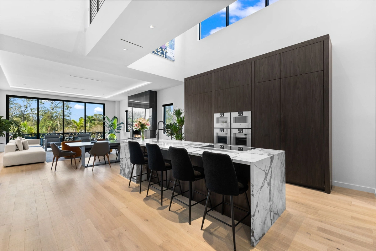 21-diningroom_45_52-web-or-mls-IMG_4316