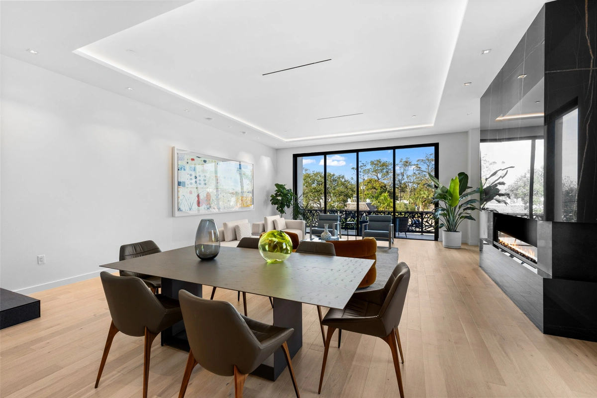 24-diningroom_45_50-web-or-mls-IMG_4304