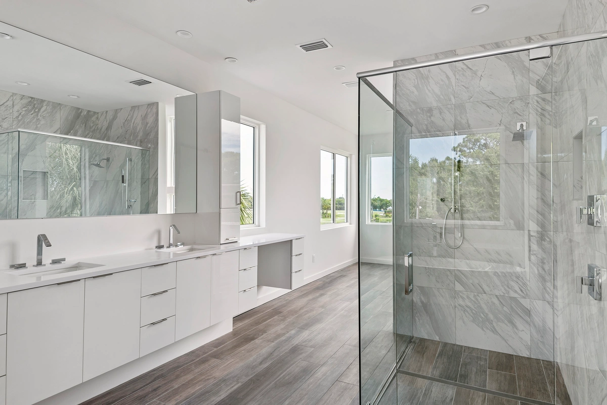 12-bathroom_40_MTBH_110PalmeraBlvd_019