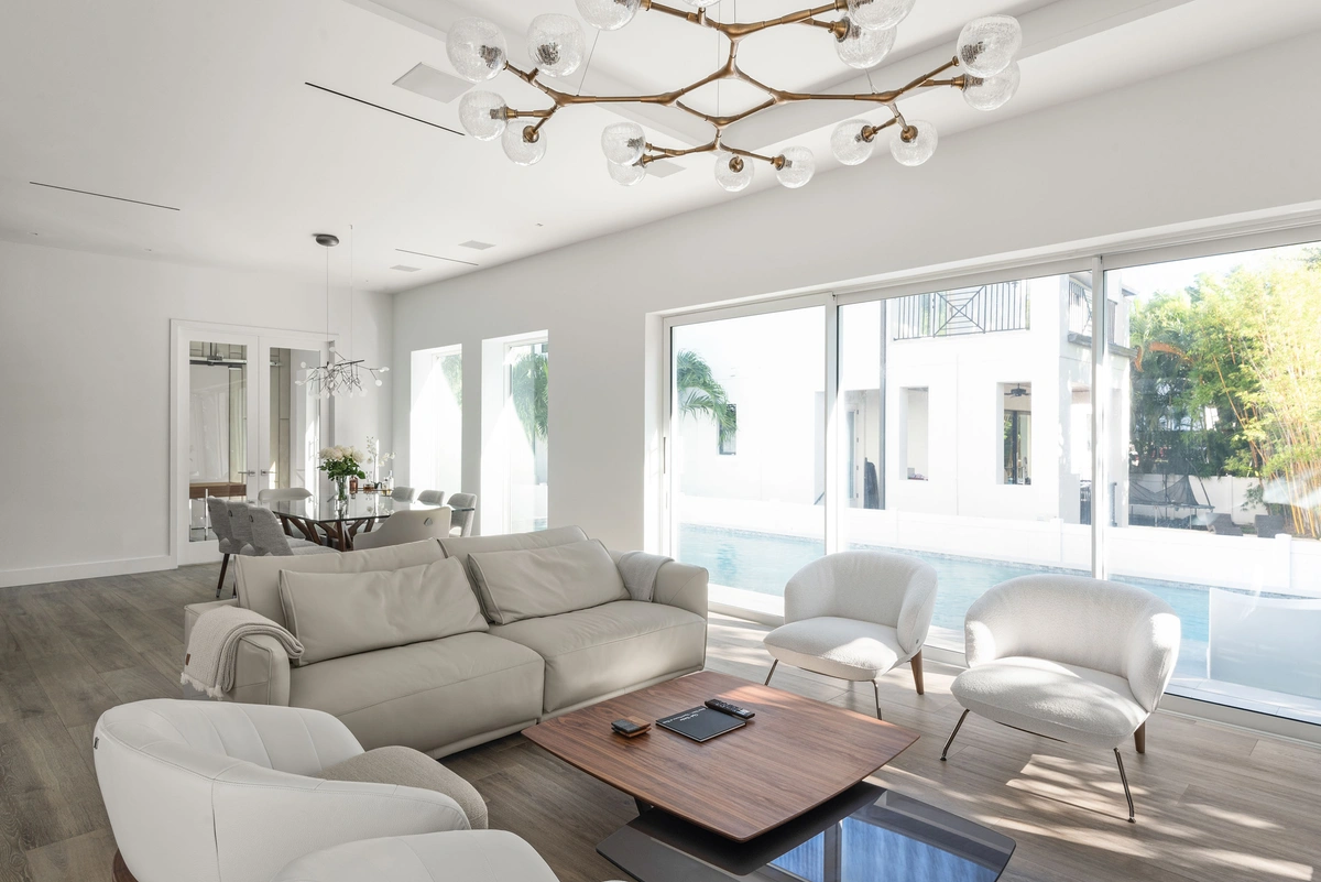 06-livingroom_40_1101_Monterey_Blvd_NE__7_
