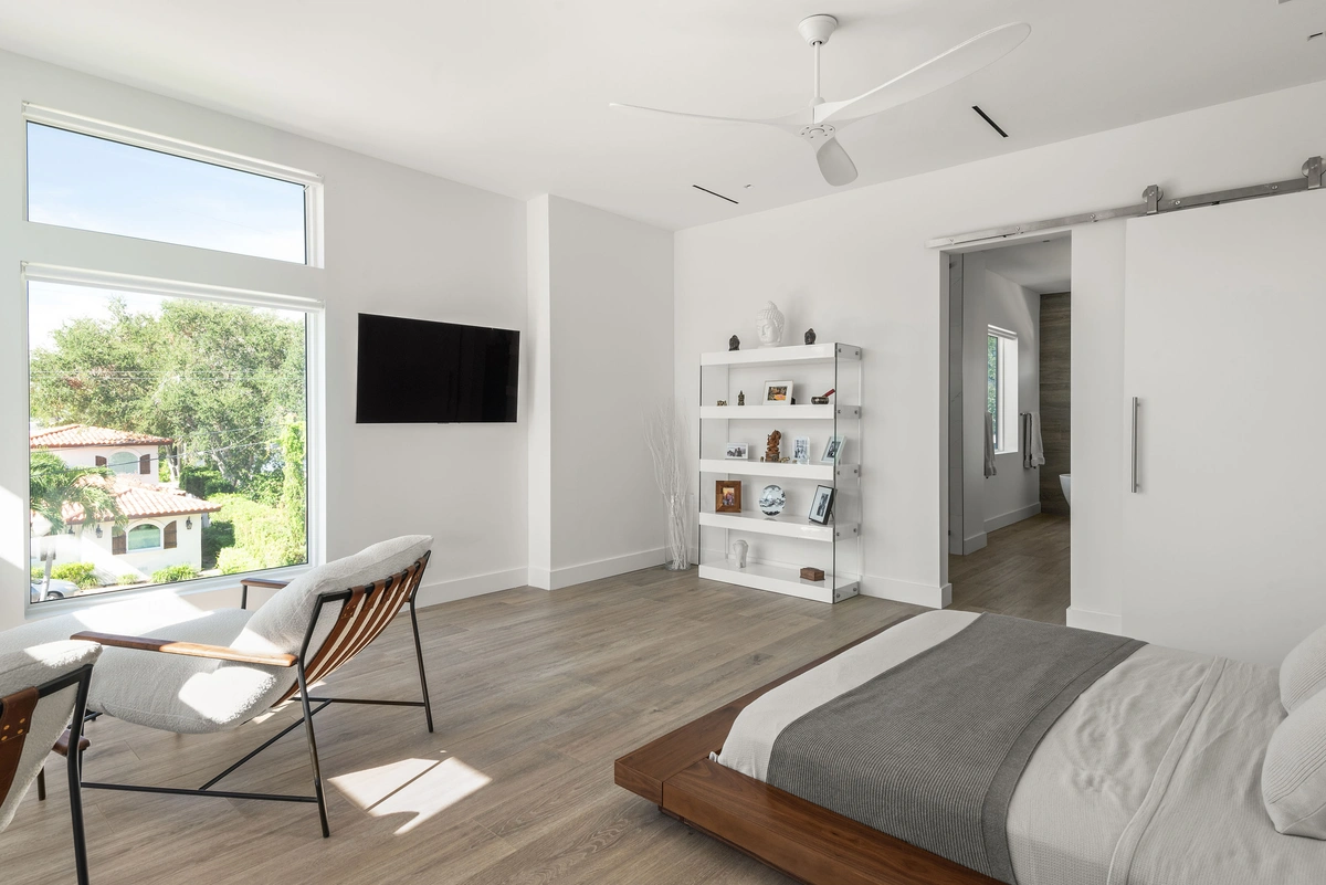 19-primarybedroom_41_1101_Monterey_Blvd_NE__28_