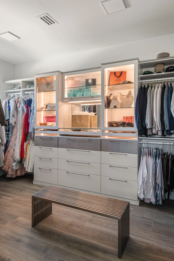 28-walk-incloset_43_1101_Monterey_Blvd_NE__35_