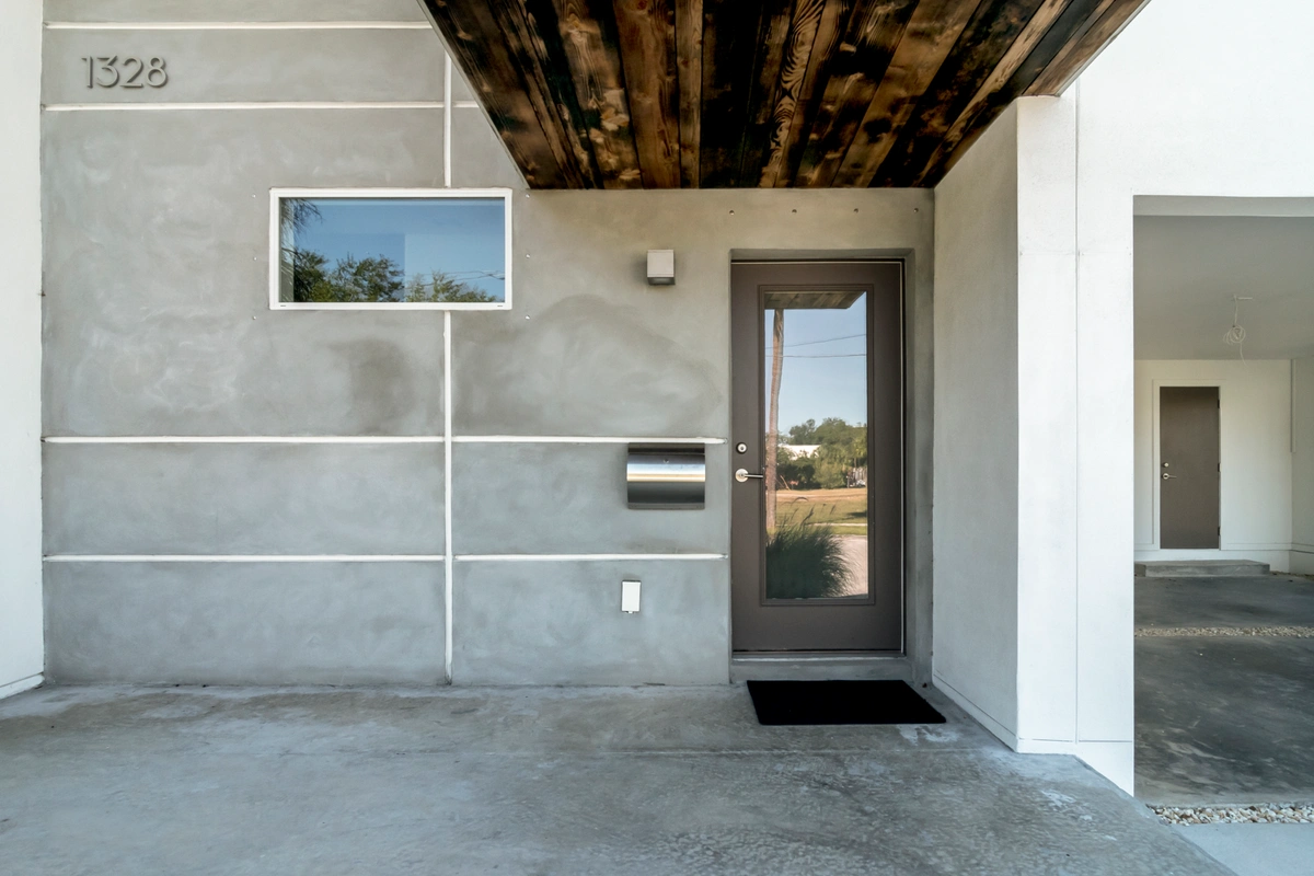 21-sideexterior_43_1328WFigSt_006