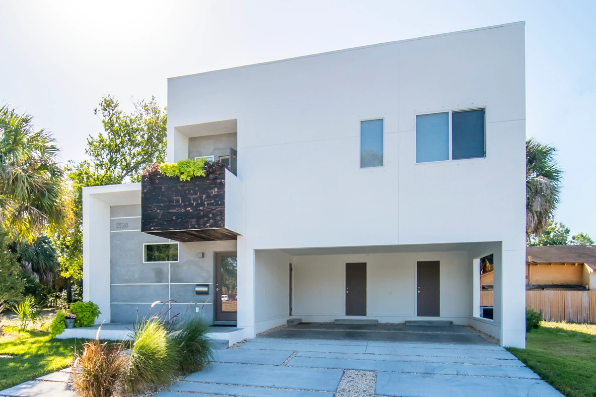 23-sideexterior_41_1328WFigSt_004
