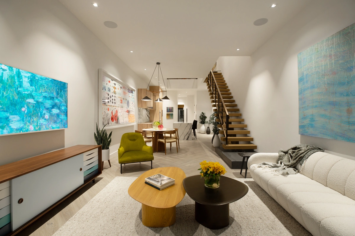 27-hallway_42_2023_112_SHOT_22