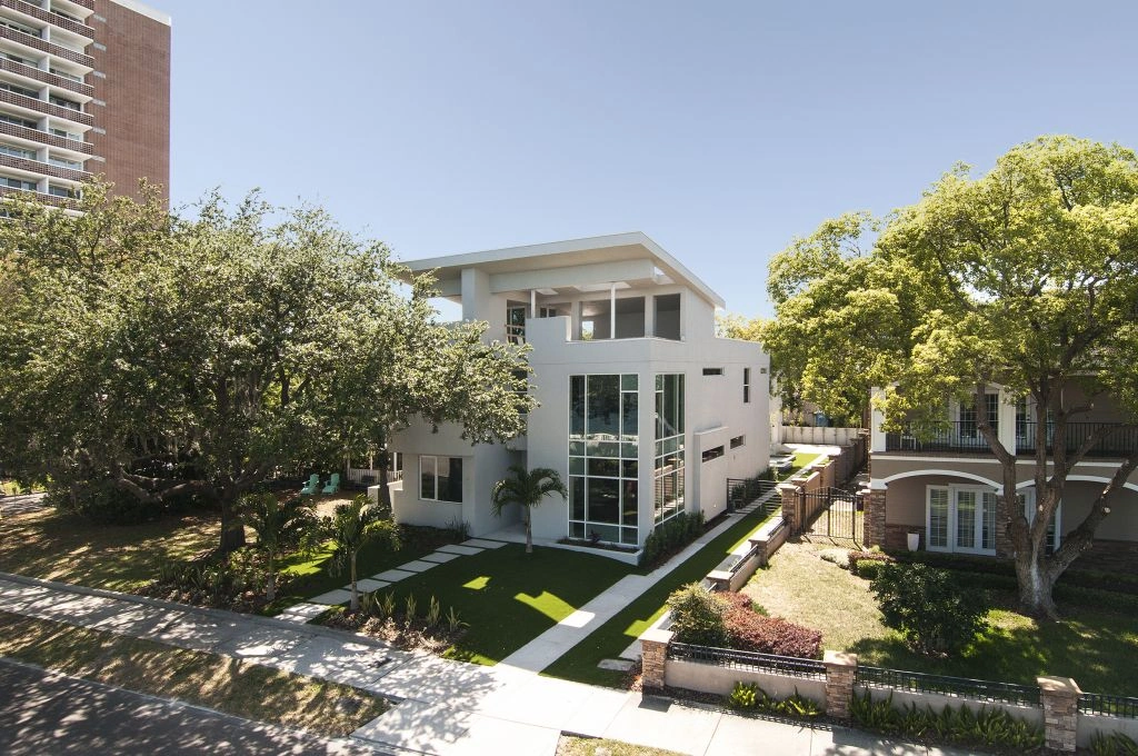 09-backexterior_50_1_home_of_distinction_042_web-1024x680