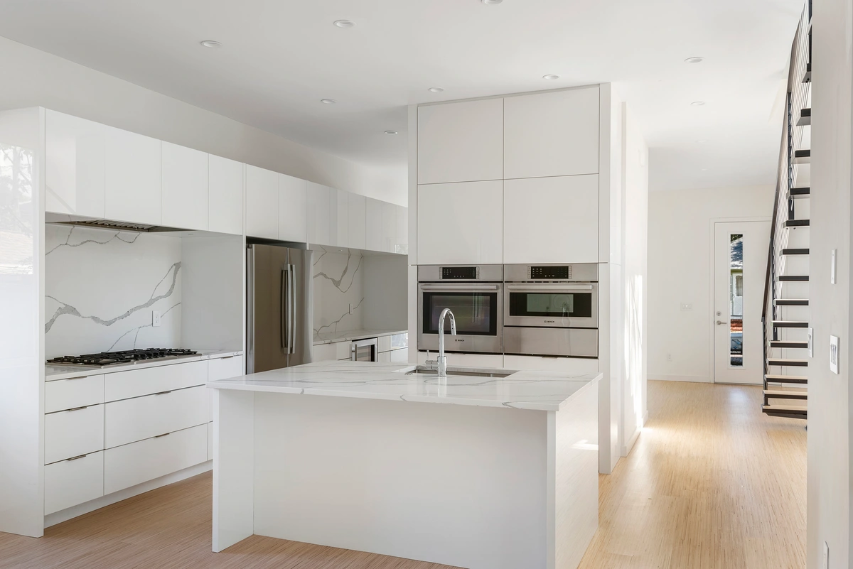 21-kitchen_39_MTBH_600_12thAveN_008