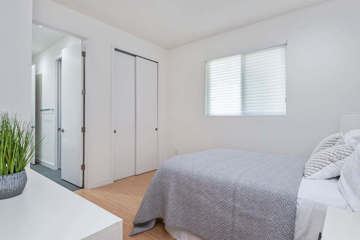 24-primarybedroom_38_MTBH_600_12th_Ave_N_-__24_