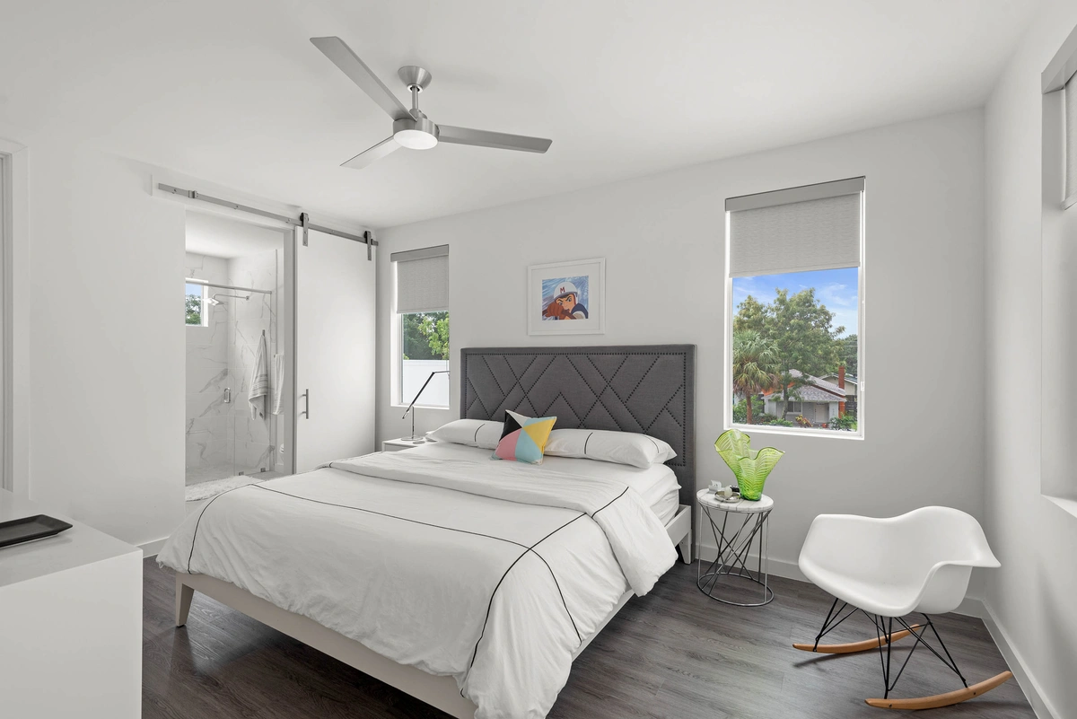 15-primarybedroom_40_MTBH_631_12th_Ave_S_new__17_