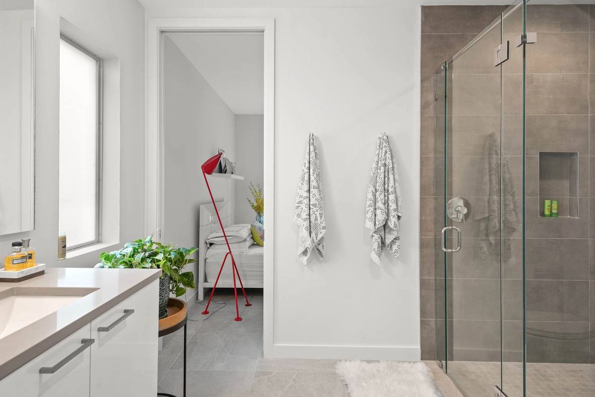 25-bathroom_40_MTBH_631_12th_Ave_S_new__13_