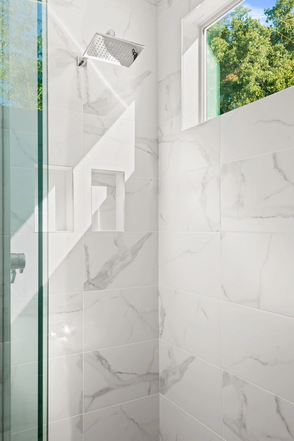27-bathroom_37_MTBH_631_12th_Ave_S__19_