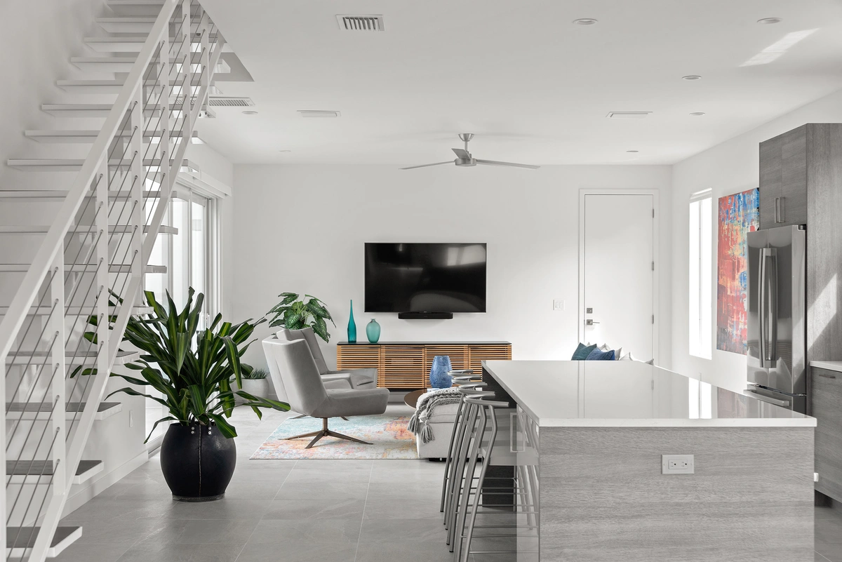 07-livingroom_41_MTBH_637_12th_Ave_S___10_