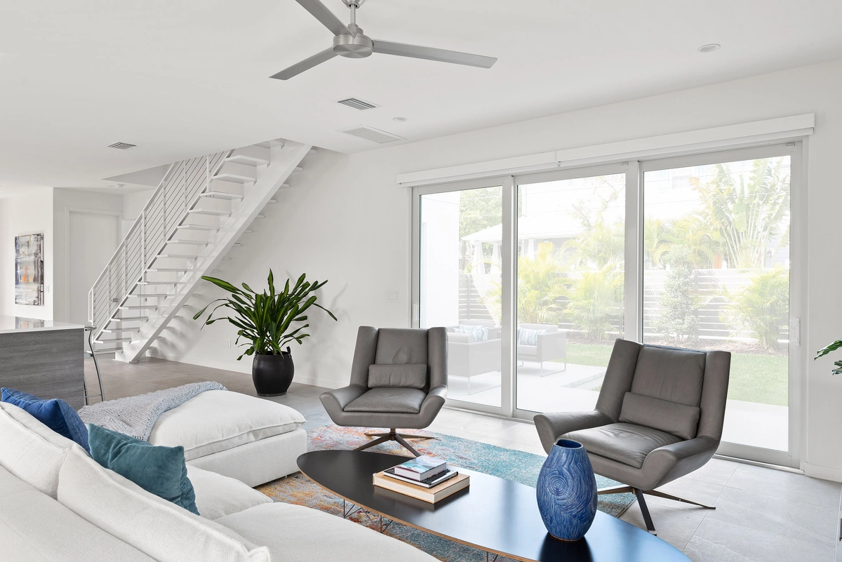08-livingroom_40_MTBH_637_12th_Ave_S___20_