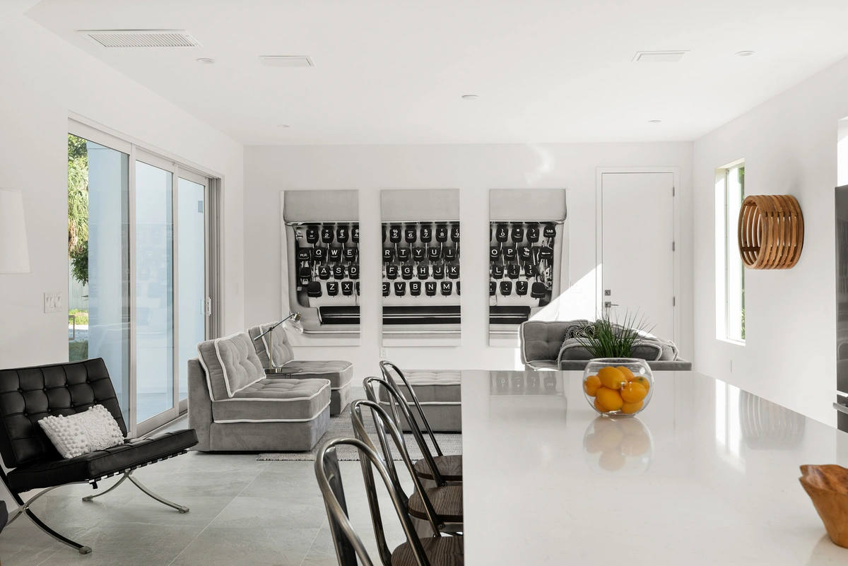 13-diningroom_41_MTBH_-_637_12th_Ave_S_-__13_