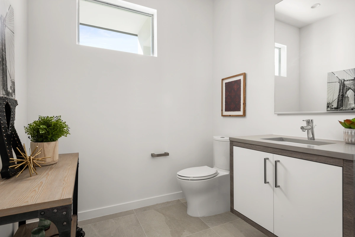 28-primarybathroom_41_MTBH_-_637_12th_Ave_S_-__19_