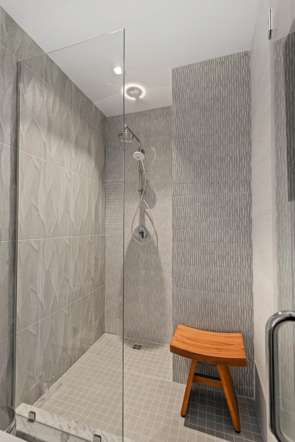 20-bathroom_40_1145_15th_Ave_N__32_