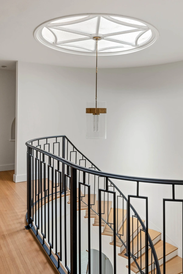 30-staircase_41_1145_15th_Ave_N__22_