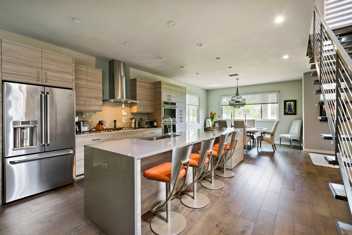 11-kitchen_44_1800CrescentLakeDrN_017