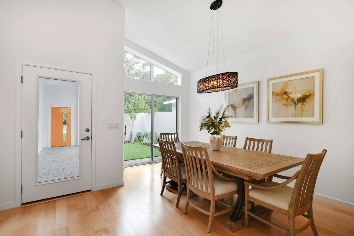 08-diningroom_41_MTBH_8028_26thAveN_011