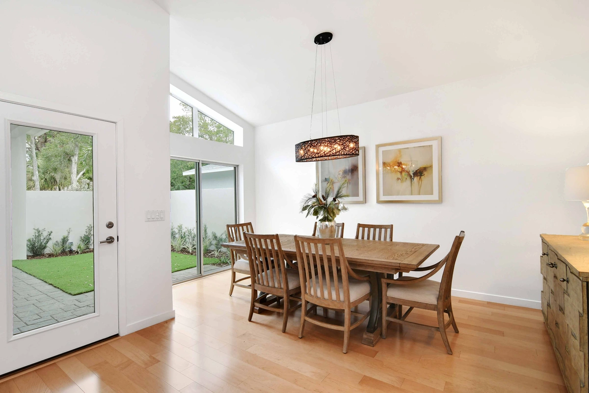 09-diningroom_41_MTBH_8028_26thAveN_010