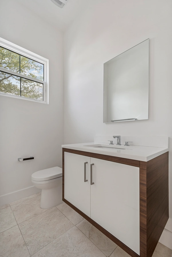 08-primarybathroom_41_MTBH_1108OakStNE_022