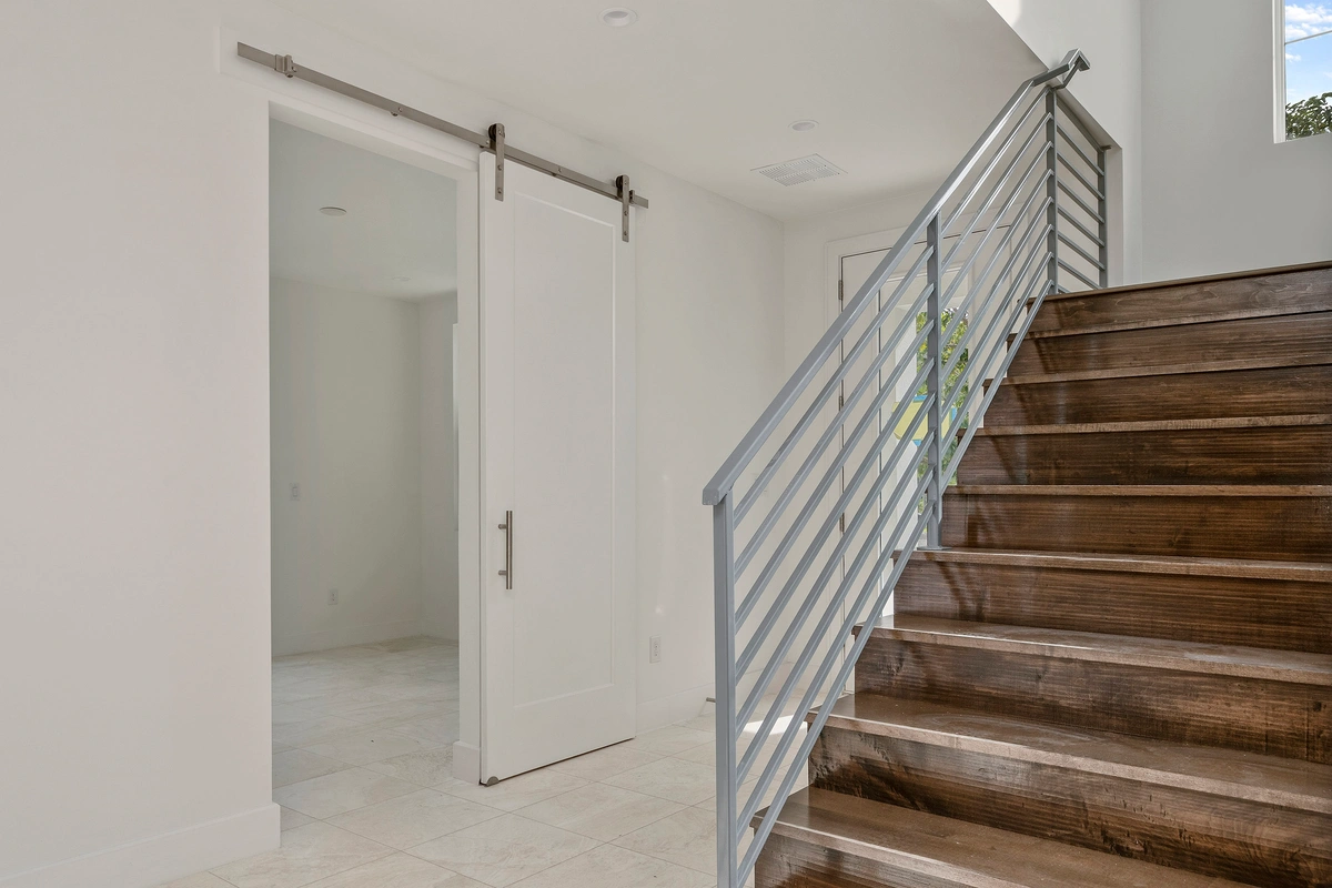 MTBH_1108OakStNE_021