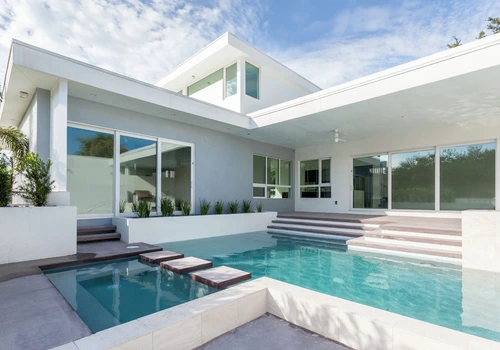 Modern custom home built by MTBH Studios in 427 Chippewa Ave, Tampa, FL