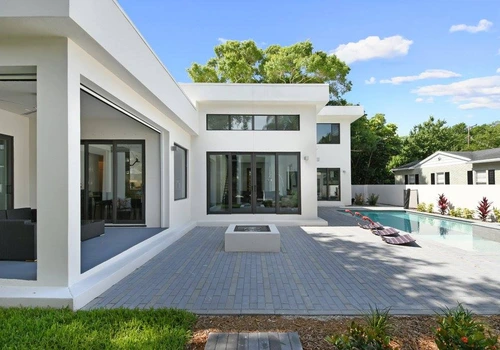 Bayshore Beautiful Contemporary with Six Bedrooms